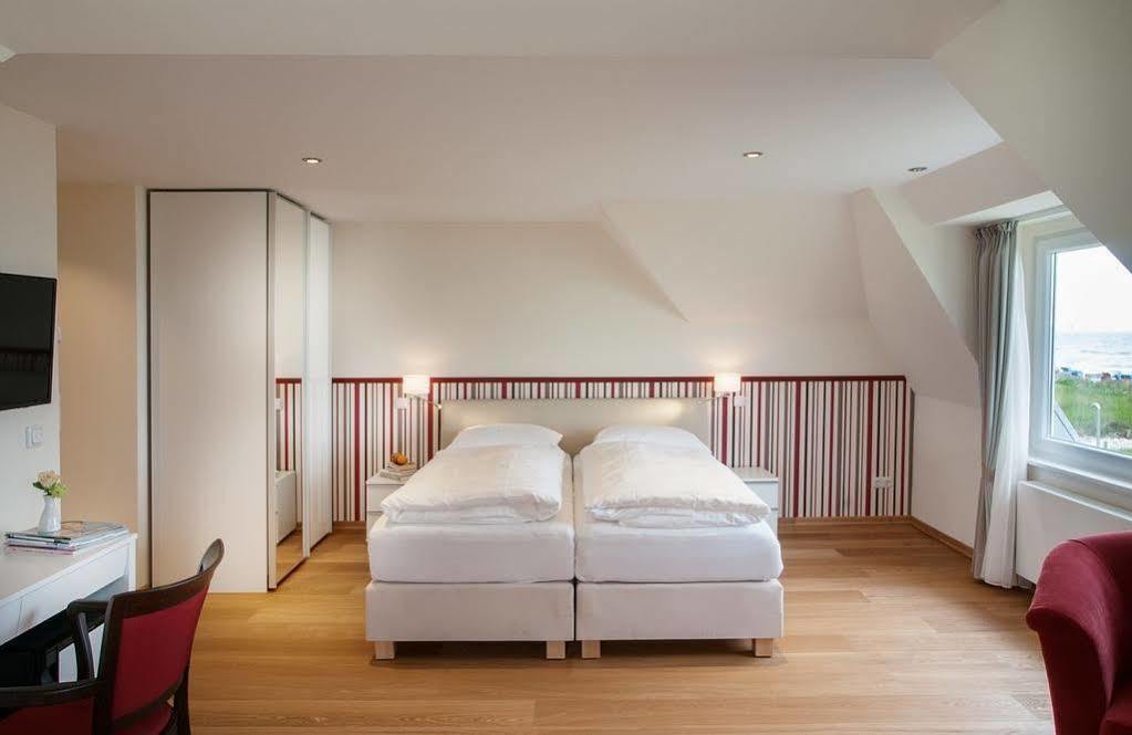 Hotel Haus Am Meer Ховахт Екстериор снимка